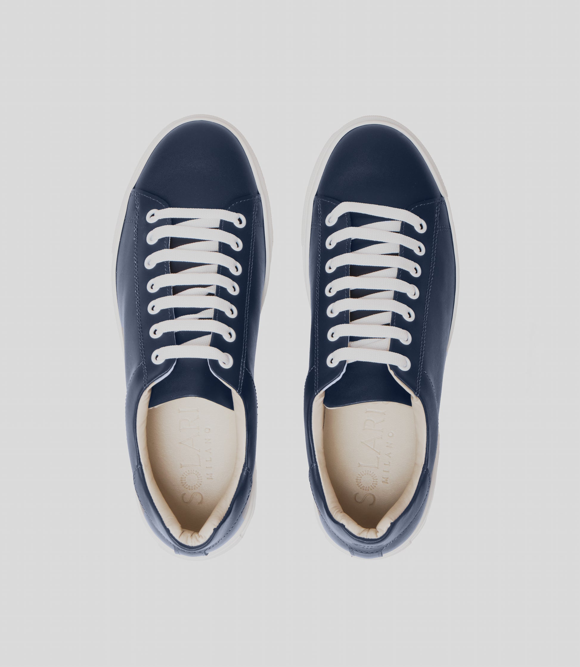White vegan sneaker by Solari Milano, sole and bamboo lining detail