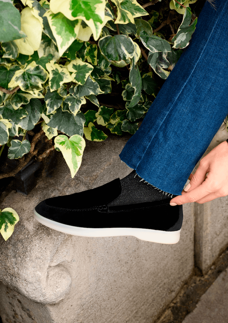Vegan Velvet Loafer Black Woman
