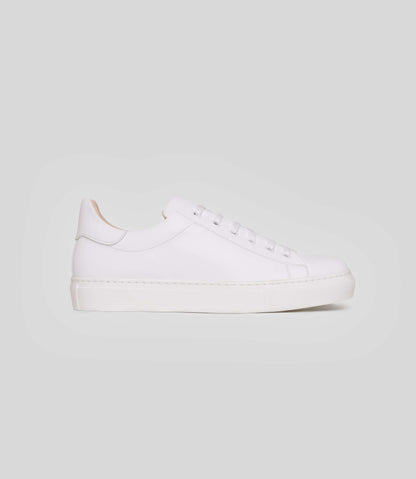 White vegan sneaker by Solari Milano, handmade in microfiber and bio-based materials